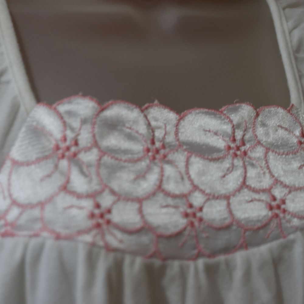 Dreamy Nights By Avon Pink & White Embroidered Floral Floor Length Night Gown M - Picture 7 of 14